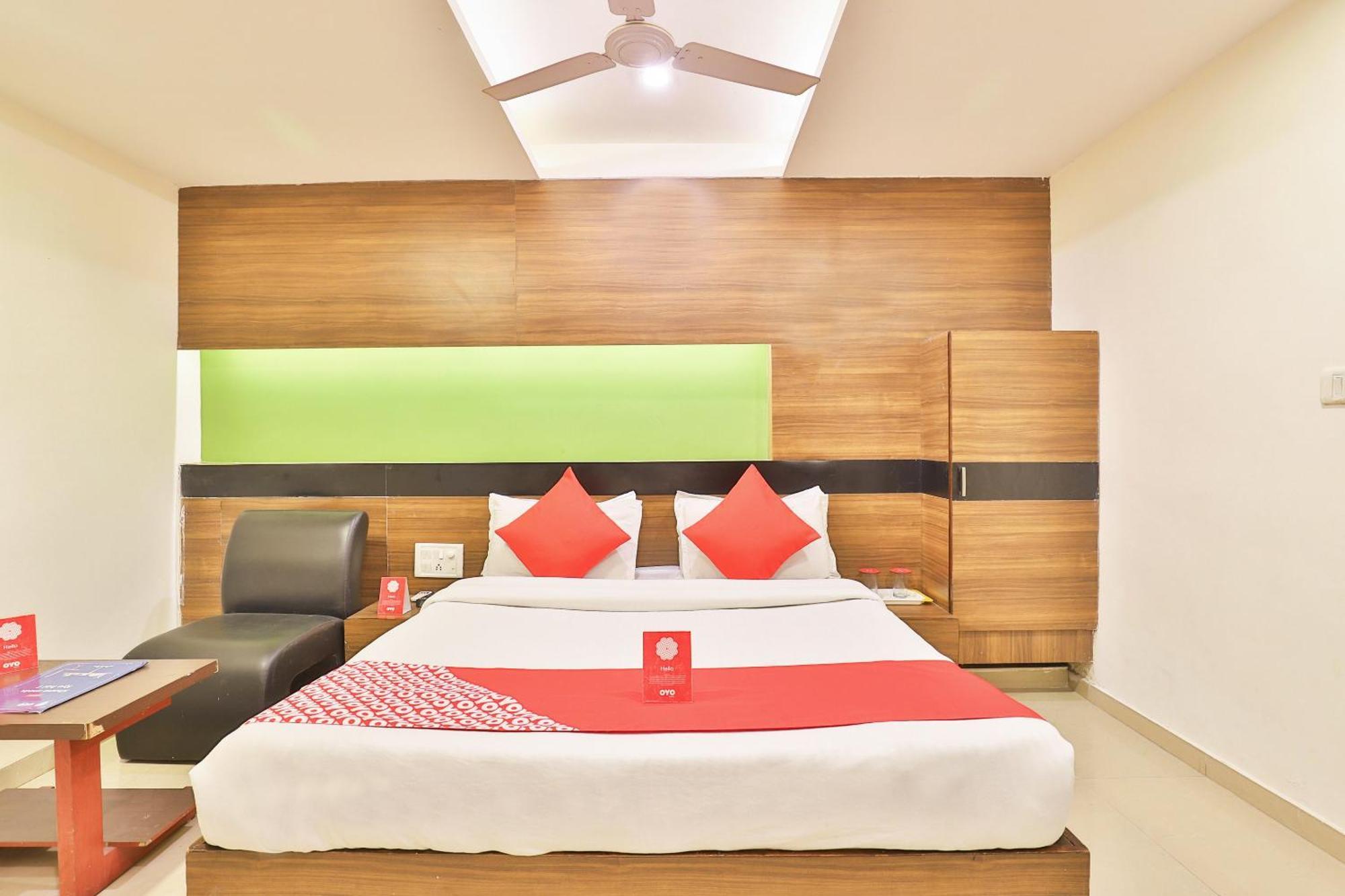 Super Hotel O Apollo อาเมดาบัด ภายนอก รูปภาพ